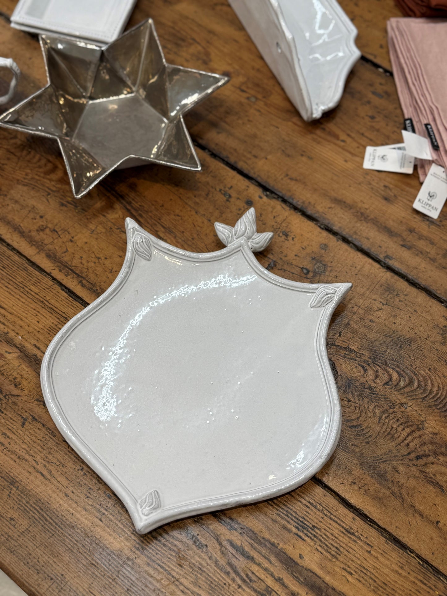 Astier de Villatte Ecusson Large Platter 2 L26,5 x B32 x H3 cm